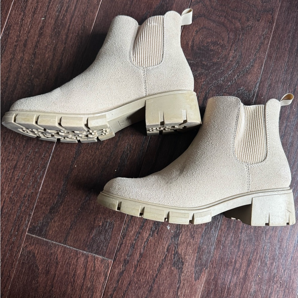 Kids Chelsea Lug Boots in Beige - Stylish Everyday Comfort